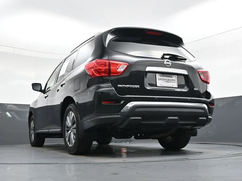 Used 2020 Nissan Pathfinder SV image 38