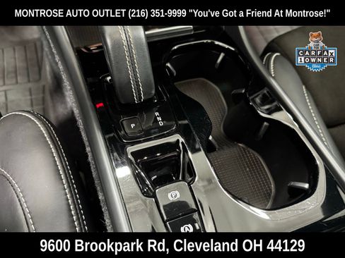 Used 2022 Volvo XC40 T5 R-Design w/ Climate Package image 24