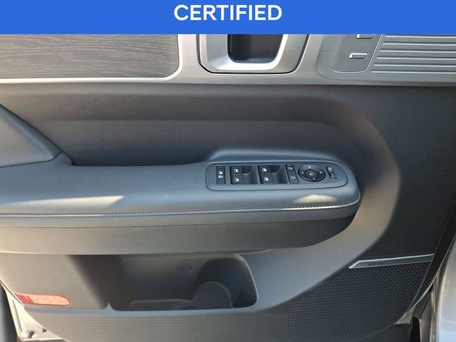 Certified 2025 Hyundai Santa Fe Limited AWD/4WD image 12