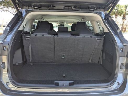 Certified 2024 Toyota Highlander LE image 12