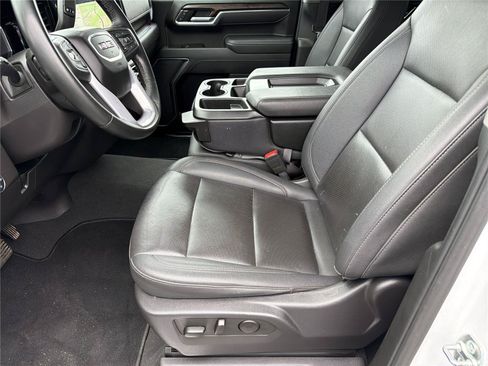 Used 2025 GMC Sierra 1500 SLT AWD/4WD image 8