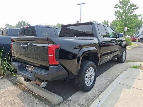 Certified 2025 Toyota Tacoma SR AWD/4WD image 4