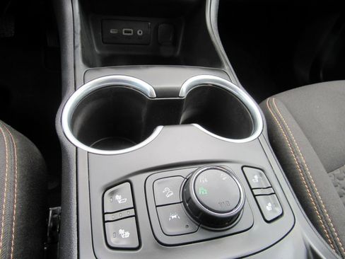 Used 2021 GMC Terrain SLE w/ Driver Convenience Package image 28