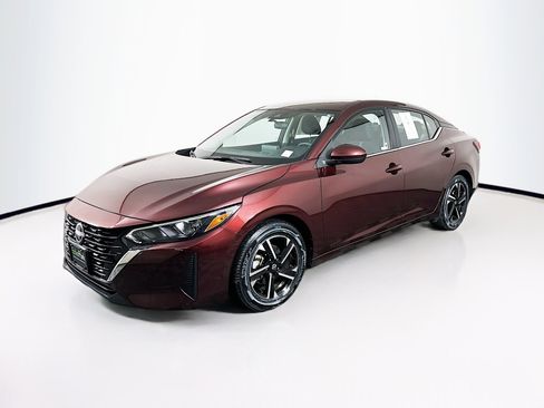 Used 2025 Nissan Sentra SV image 3