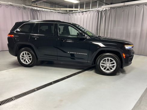 Used 2025 Jeep Grand Cherokee Laredo X w/ Luxury Tech Group I AWD/4WD image 8