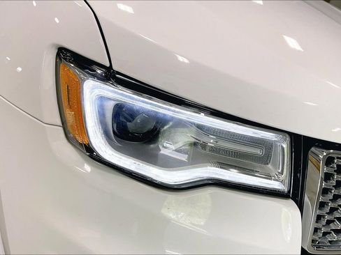 Used 2018 Jeep Grand Cherokee Overland AWD/4WD image 32