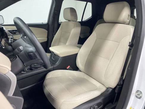 Used 2023 Chevrolet Traverse LT w/ Rear Camera Mirror Package AWD/4WD image 11