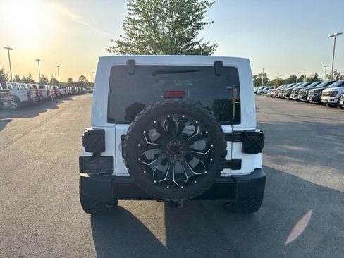 Used 2018 Jeep Wrangler Unlimited Sahara AWD/4WD image 5