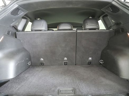 Used 2025 Jeep Compass Limited image 24