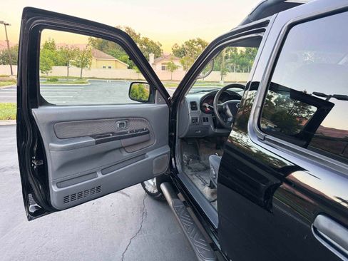 Used 2004 Nissan Frontier XE w/ (PWR) Pwr Pkg image 14