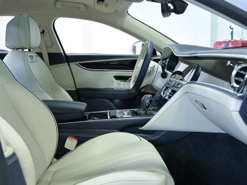 Used 2024 Bentley Flying Spur V8 AWD/4WD image 41