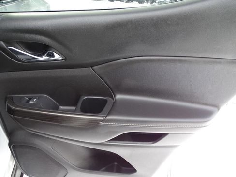 Used 2018 GMC Acadia SLT image 46