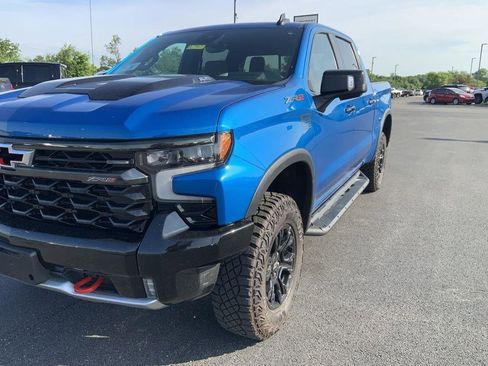 Used 2023 Chevrolet Silverado 1500 ZR2 w/ Technology Package image 17
