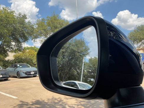 Used 2025 Nissan Rogue SV FWD image 20
