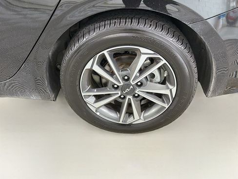 Used 2024 Kia Forte LXS FWD image 28