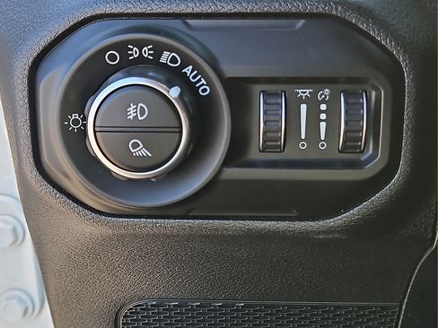 Used 2021 Jeep Gladiator Rubicon w/ Safety Group AWD/4WD image 19