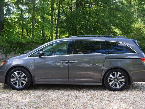 Used 2014 Honda Odyssey Touring Elite image 7