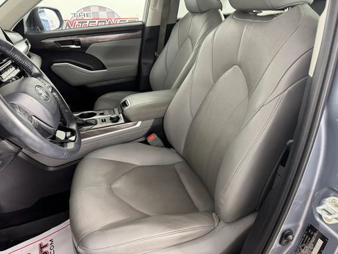Used 2020 Toyota Highlander Limited image 33