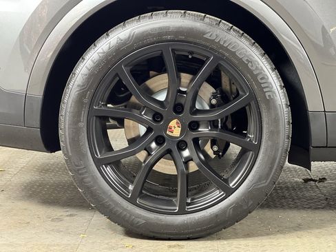 Certified 2026 Porsche Cayenne image 15