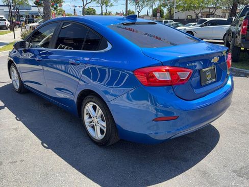 Used 2017 Chevrolet Cruze LT w/ Convenience Package FWD image 6