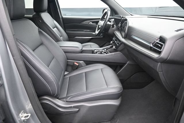 Used 2025 Chevrolet Traverse LT AWD/4WD image 28