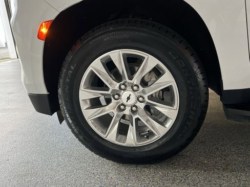 Used 2023 Chevrolet Suburban Premier image 40