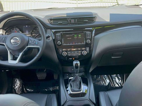 Used 2022 Nissan Rogue Sport SL AWD/4WD image 24