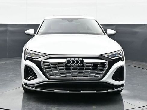 Used 2024 Audi Q8 e-tron Premium Plus w/ Premium Plus Package AWD/4WD image 2