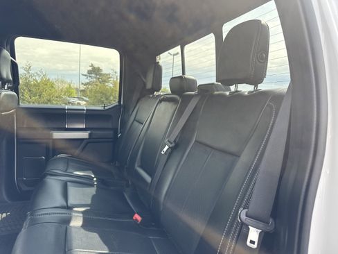 Used 2019 Ford F150 Lariat w/ Equipment Group 502A Luxury AWD/4WD image 9
