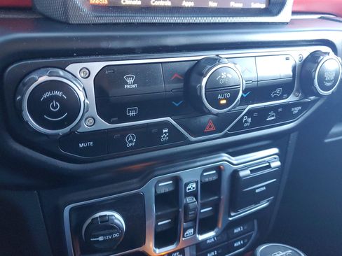 Used 2023 Jeep Gladiator Rubicon w/ LED Lighting Group image 15