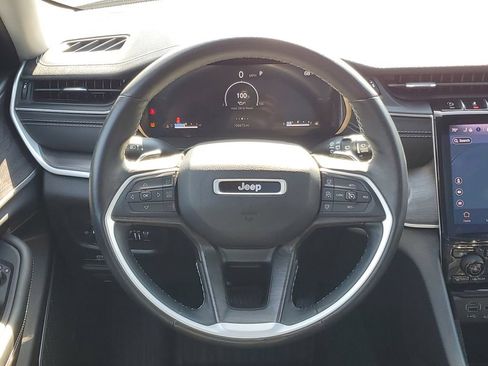 Used 2022 Jeep Grand Cherokee Limited AWD/4WD image 30