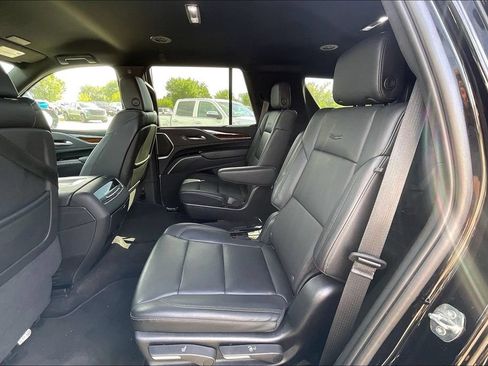 Used 2023 Cadillac Escalade Luxury AWD/4WD image 26