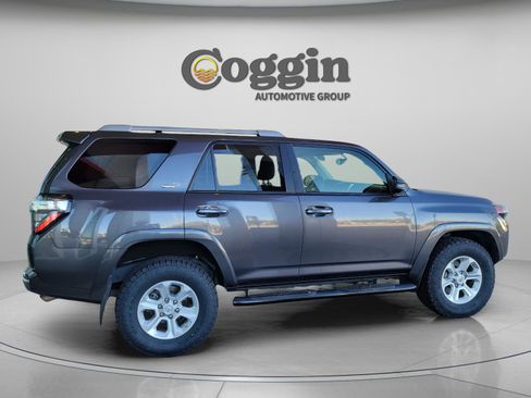 Used 2018 Toyota 4Runner SR5 image 4