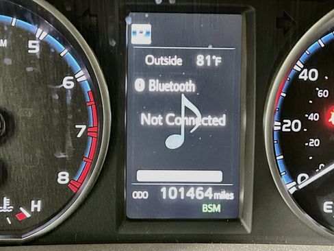 Used 2018 Toyota RAV4 XLE AWD/4WD image 22