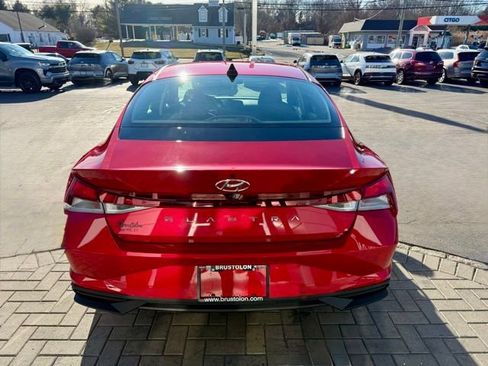 Used 2021 Hyundai Elantra SEL w/ Convenience Package image 10