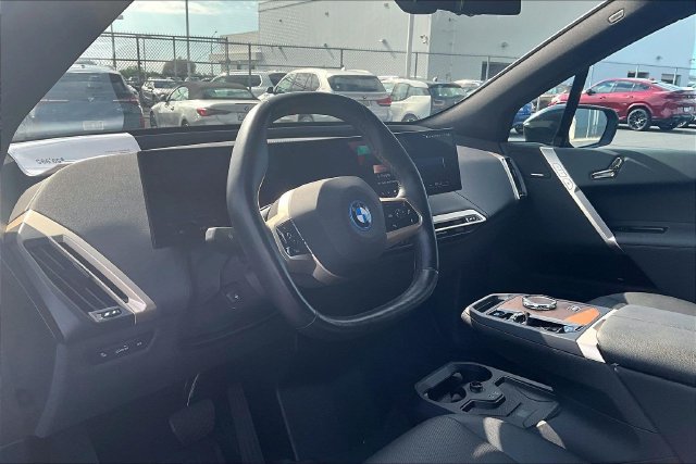 Used 2025 BMW iX xDrive50 w/ Sport Package AWD/4WD image 13