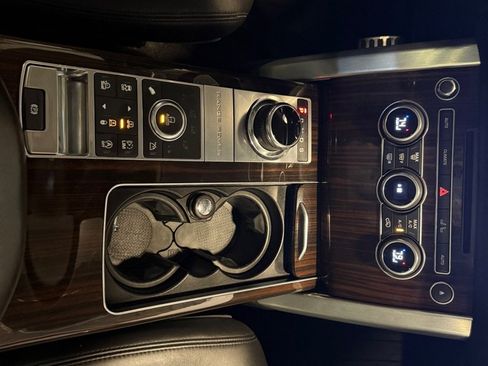 Used 2017 Land Rover Range Rover Supercharged image 32