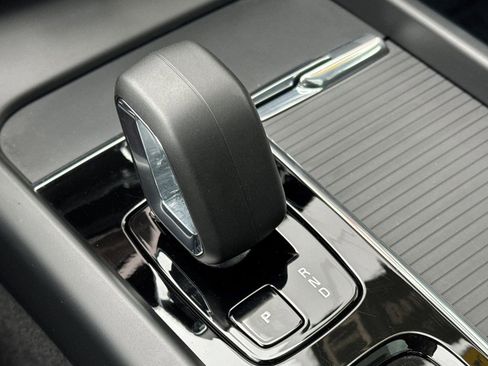 Used 2025 Volvo XC60 B5 Core w/ Protection Package Premier image 24