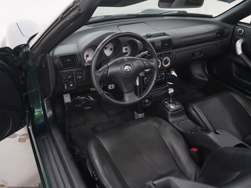 Used 2003 Toyota MR2 RWD image 17