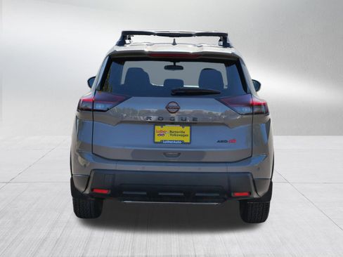 Used 2025 Nissan Rogue SV image 4