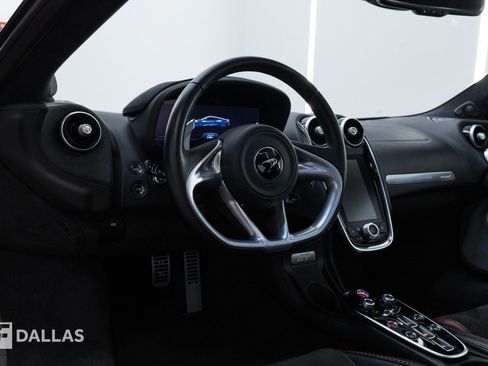 Used 2023 McLaren GT RWD image 4