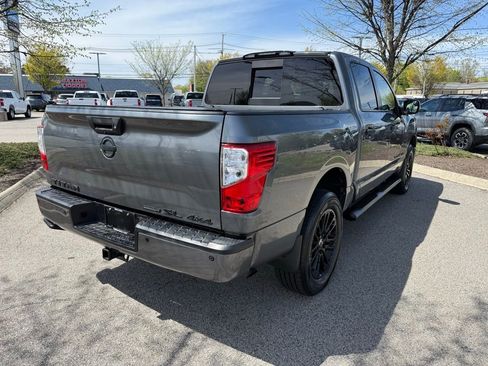 Used 2018 Nissan Titan SL w/ Midnight Edition AWD/4WD image 5