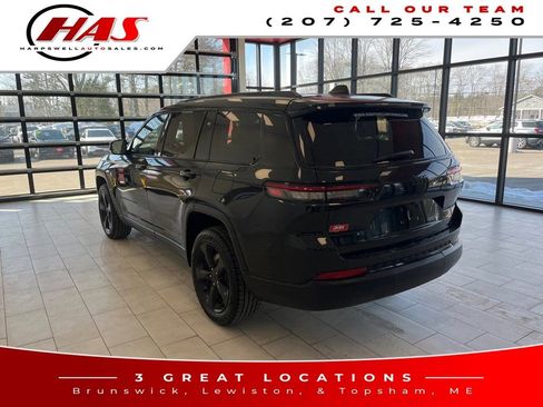 Used 2023 Jeep Grand Cherokee L Laredo image 3