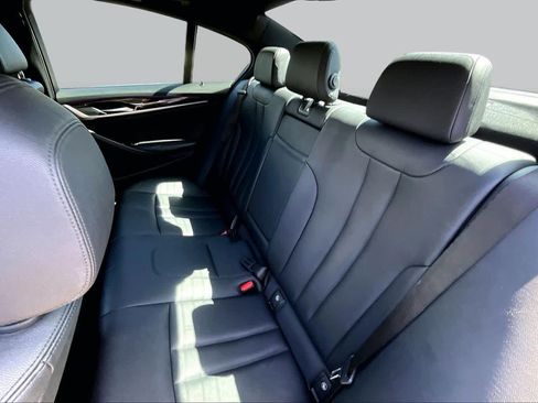 Used 2018 BMW 530i RWD image 21