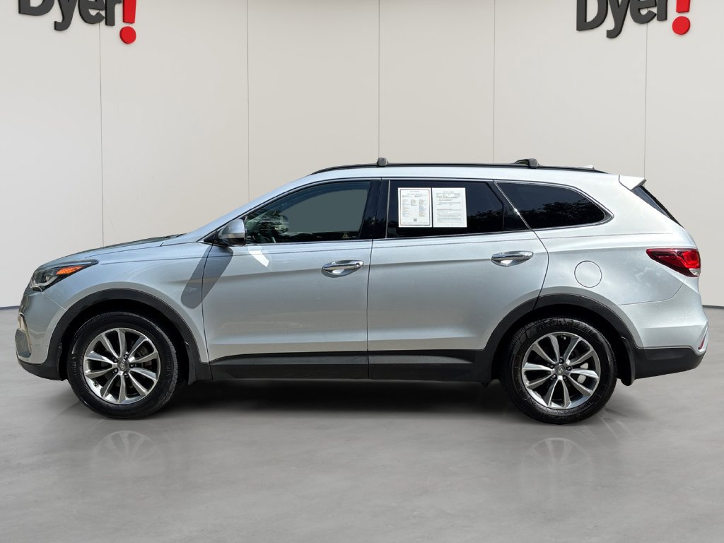 Used 2017 Hyundai Santa Fe SE FWD image 2