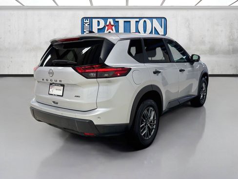 Used 2024 Nissan Rogue S AWD/4WD image 7