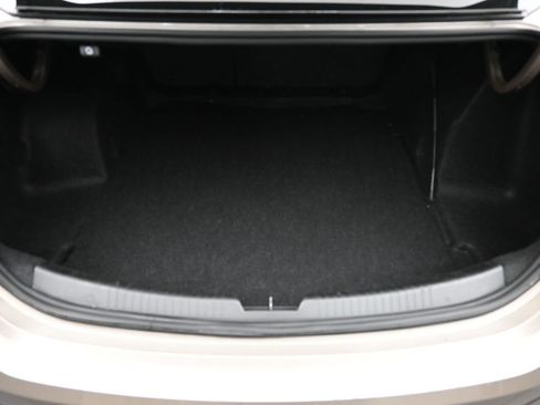 Used 2024 Chevrolet Malibu LT image 9