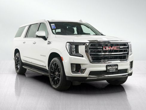 Used 2024 GMC Yukon XL SLT w/ SLT Luxury Package AWD/4WD image 7