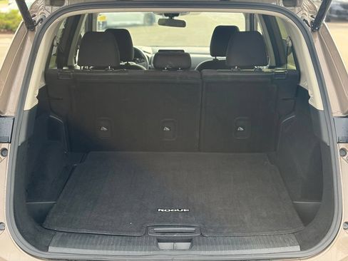 Used 2025 Nissan Rogue SV AWD/4WD image 9