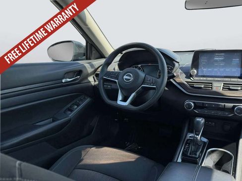Used 2024 Nissan Altima 2.5 SV FWD image 16